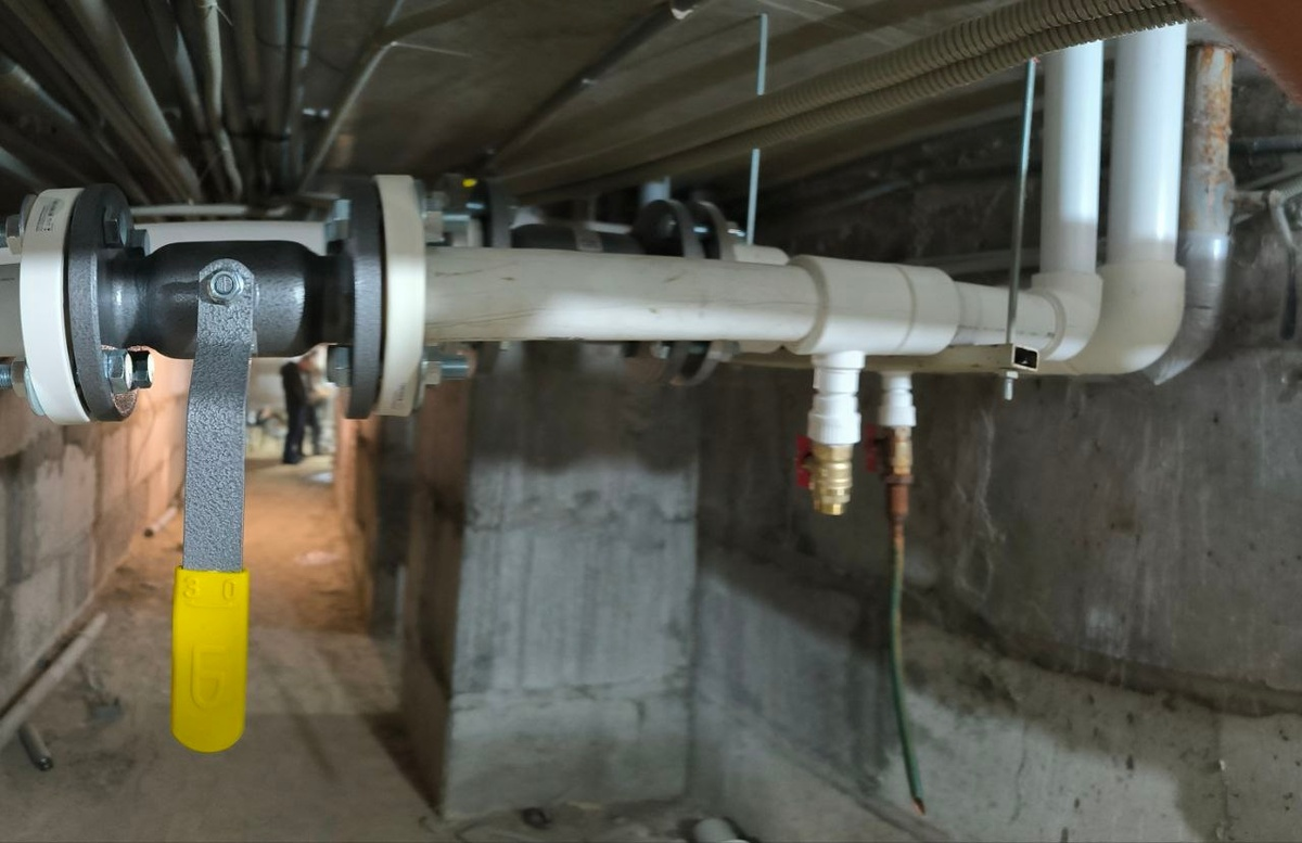 Минстрой уточнил, где заканчиваются общедомовые трубы и начинается ваша ответственность