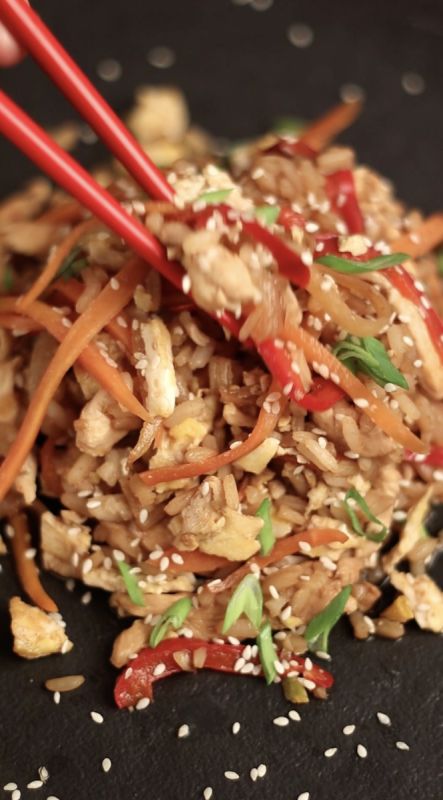 Как приготовить жареный рис с мясом и овощами: простой рецепт на каждый день