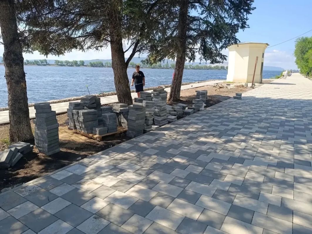 Вот так сейчас выглядит набережная речпорта в Комсомольском районе Вот так сейчас выглядит набережная речпорта в Комсомольском районе