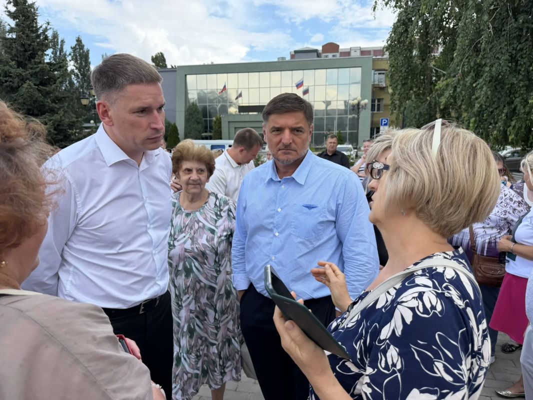Илья Сухих: Провели пробный пуск фонтана на Площади искусств у Тольяттинской филармонии Илья Сухих: Провели пробный пуск фонтана на Площади искусств у Тольяттинской филармонии