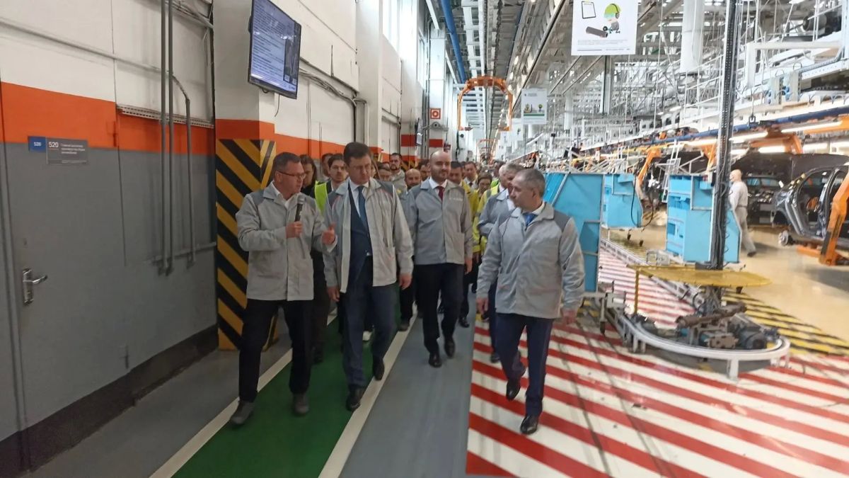 Делегация посетила основные производственные линии - визит на промплощадку начался с осмотра производства чугунного литья и поковок, где проходит развертывание мощностей под новые проекты Делегация посетила основные производственные линии - визит на промплощадку начался с осмотра производства чугунного литья и поковок, где проходит развертывание мощностей под новые проекты