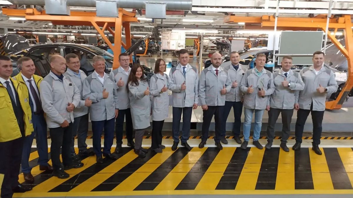 Делегация посетила основные производственные линии - визит на промплощадку начался с осмотра производства чугунного литья и поковок, где проходит развертывание мощностей под новые проекты Делегация посетила основные производственные линии - визит на промплощадку начался с осмотра производства чугунного литья и поковок, где проходит развертывание мощностей под новые проекты
