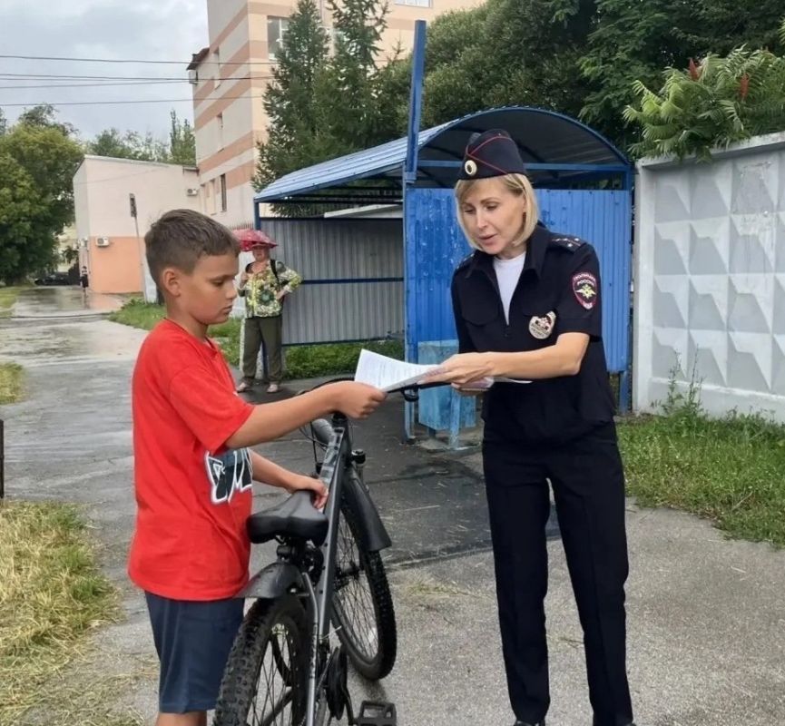 Сотрудники #Госавтоинспекции Тольятти проводят профилактические рейды в места скопления несовершеннолетних участников дорожного движения: парках , скверах и дворовых территориях города Тольятти Сотрудники #Госавтоинспекции Тольятти проводят профилактические рейды в места скопления несовершеннолетних участников дорожного движения: парках , скверах и дворовых территориях города Тольятти
