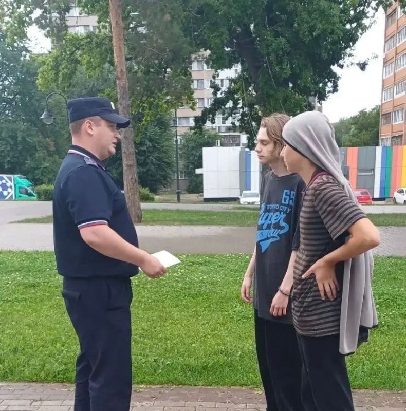 Сотрудники #Госавтоинспекции Тольятти проводят профилактические рейды в места скопления несовершеннолетних участников дорожного движения: парках , скверах и дворовых территориях города Тольятти Сотрудники #Госавтоинспекции Тольятти проводят профилактические рейды в места скопления несовершеннолетних участников дорожного движения: парках , скверах и дворовых территориях города Тольятти