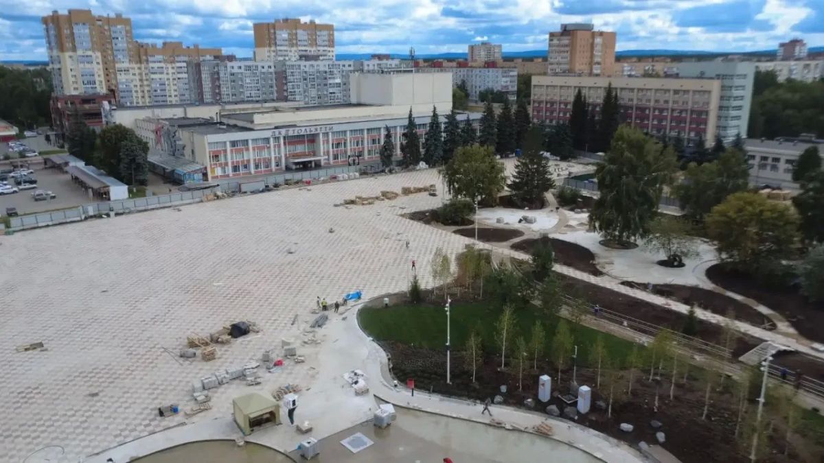 В Тольятти продолжается масштабное преображение Центральной площади В Тольятти продолжается масштабное преображение Центральной площади