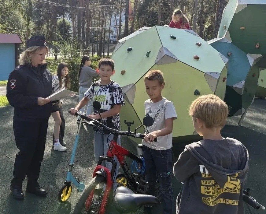 В утренние и вечерние часы сотрудники #ГосавтоинспекцииТольятти проводят профилактические рейды в местах скопления несовершеннолетних участников дорожного движения: парках, скверах и дворовых территориях города В утренние и вечерние часы сотрудники #ГосавтоинспекцииТольятти проводят профилактические рейды в местах скопления несовершеннолетних участников дорожного движения: парках, скверах и дворовых территориях города