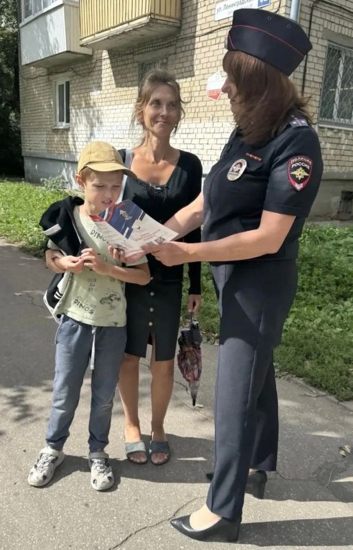 В утренние и вечерние часы сотрудники #ГосавтоинспекцииТольятти проводят профилактические рейды в местах скопления несовершеннолетних участников дорожного движения: парках, скверах и дворовых территориях города В утренние и вечерние часы сотрудники #ГосавтоинспекцииТольятти проводят профилактические рейды в местах скопления несовершеннолетних участников дорожного движения: парках, скверах и дворовых территориях города