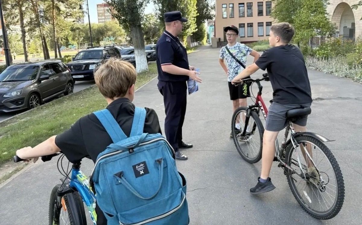 В утренние и вечерние часы сотрудники #ГосавтоинспекцииТольятти проводят профилактические рейды в местах скопления несовершеннолетних участников дорожного движения: парках, скверах и дворовых территориях города В утренние и вечерние часы сотрудники #ГосавтоинспекцииТольятти проводят профилактические рейды в местах скопления несовершеннолетних участников дорожного движения: парках, скверах и дворовых территориях города