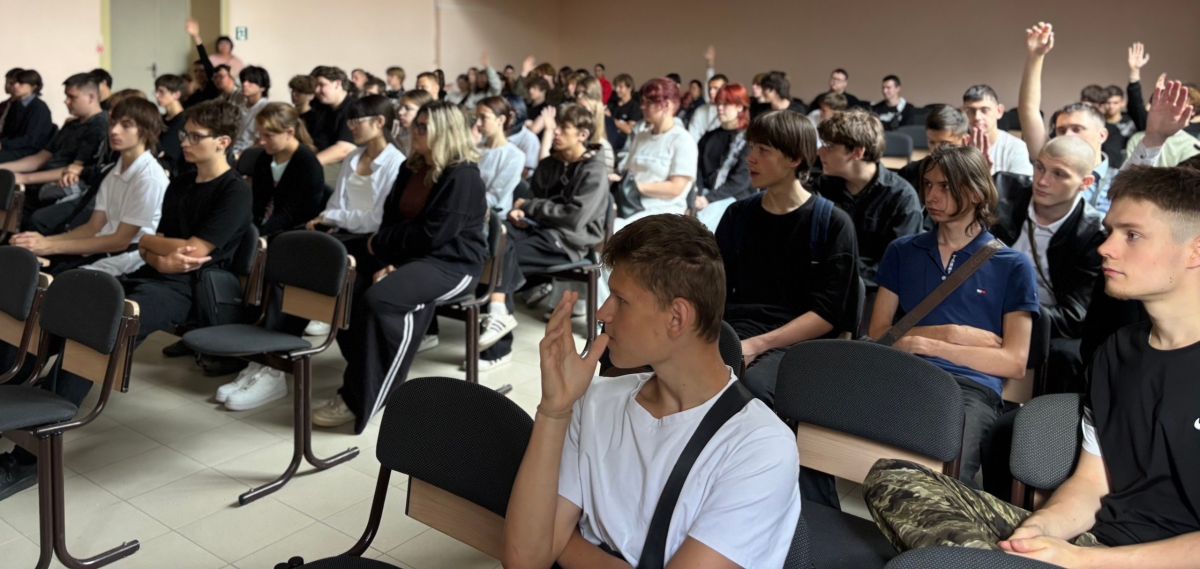 Сотрудники #ГосавтоинспекцииТольятти проводят занятия по безопасности дорожного движения для учащихся средних профессиональных образовательных учреждений Сотрудники #ГосавтоинспекцииТольятти проводят занятия по безопасности дорожного движения для учащихся средних профессиональных образовательных учреждений