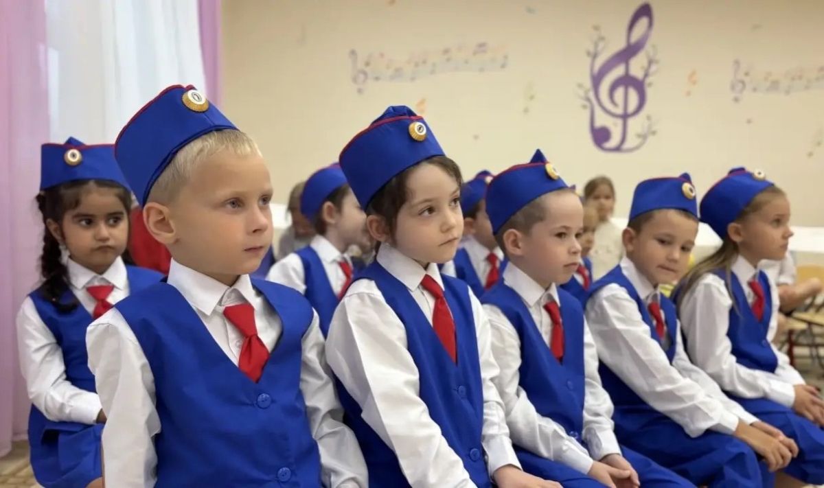 Сегодня в рамках акции «Водитель не спеши, шагают малыши!» сотрудники #ГосавтоинспекцииТольятти провели профилактическое мероприятие в детском саду 210 «Ладушки» Сегодня в рамках акции «Водитель не спеши, шагают малыши!» сотрудники #ГосавтоинспекцииТольятти провели профилактическое мероприятие в детском саду 210 «Ладушки»