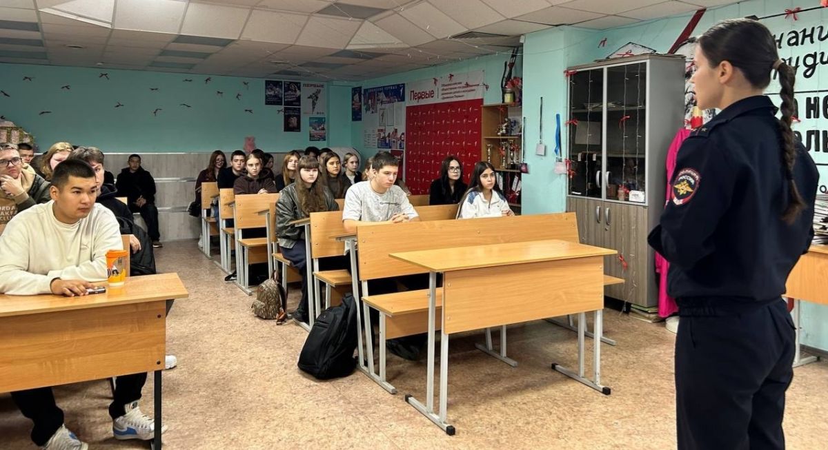 Сотрудники #ГосавтоинспекцииТольятти проводят краткие краш-курсы #TLTбезДТП для студентов колледжей Сотрудники #ГосавтоинспекцииТольятти проводят краткие краш-курсы #TLTбезДТП для студентов колледжей