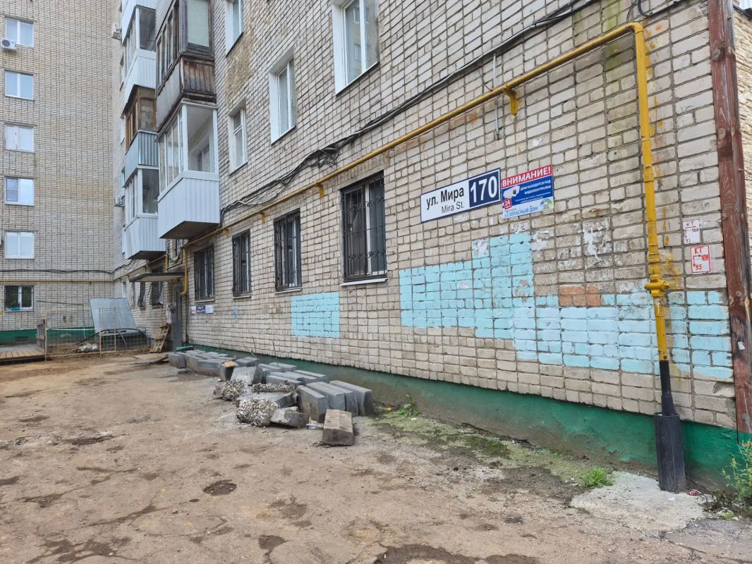Благоустройство придомовой территории на ул. Мира, 170 завершится в октябре Благоустройство придомовой территории на ул. Мира, 170 завершится в октябре