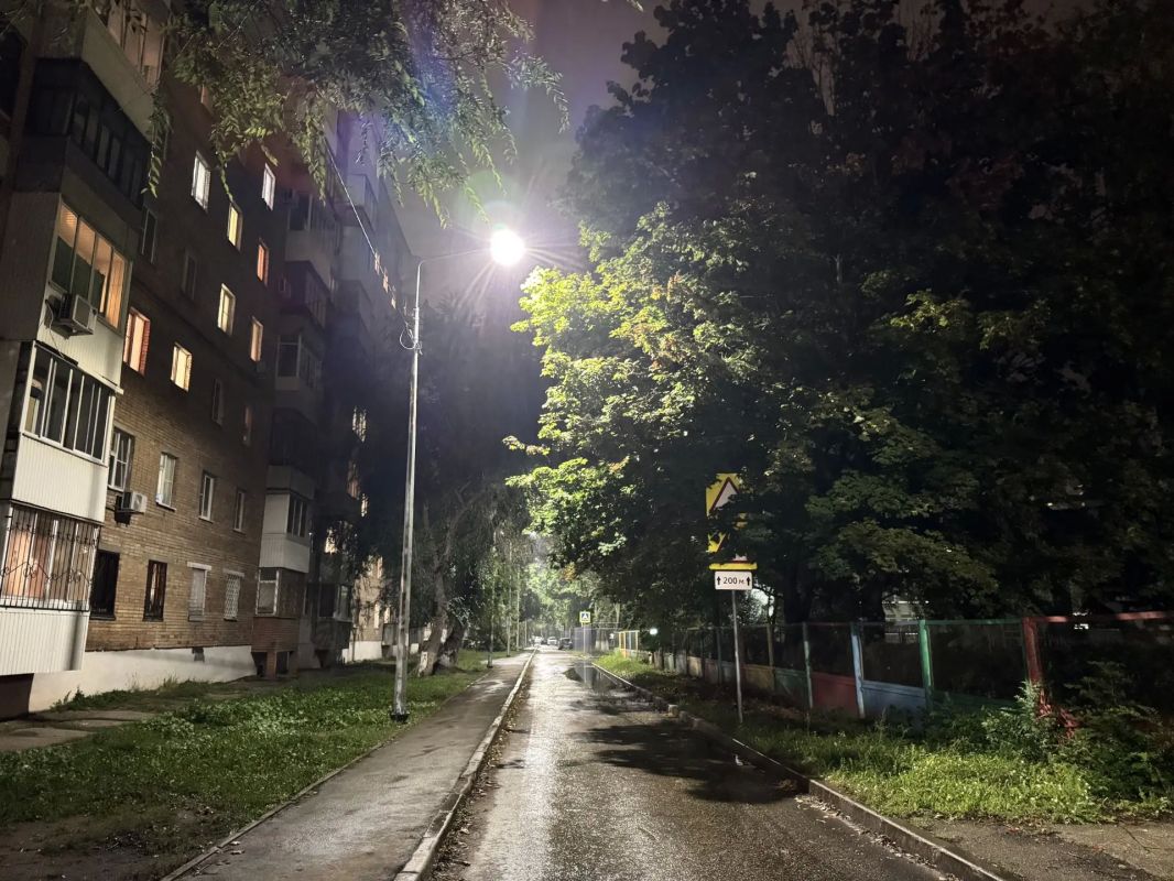 В Центральном районе введено в эксплуатацию новое внутриквартальное освещение В Центральном районе введено в эксплуатацию новое внутриквартальное освещение