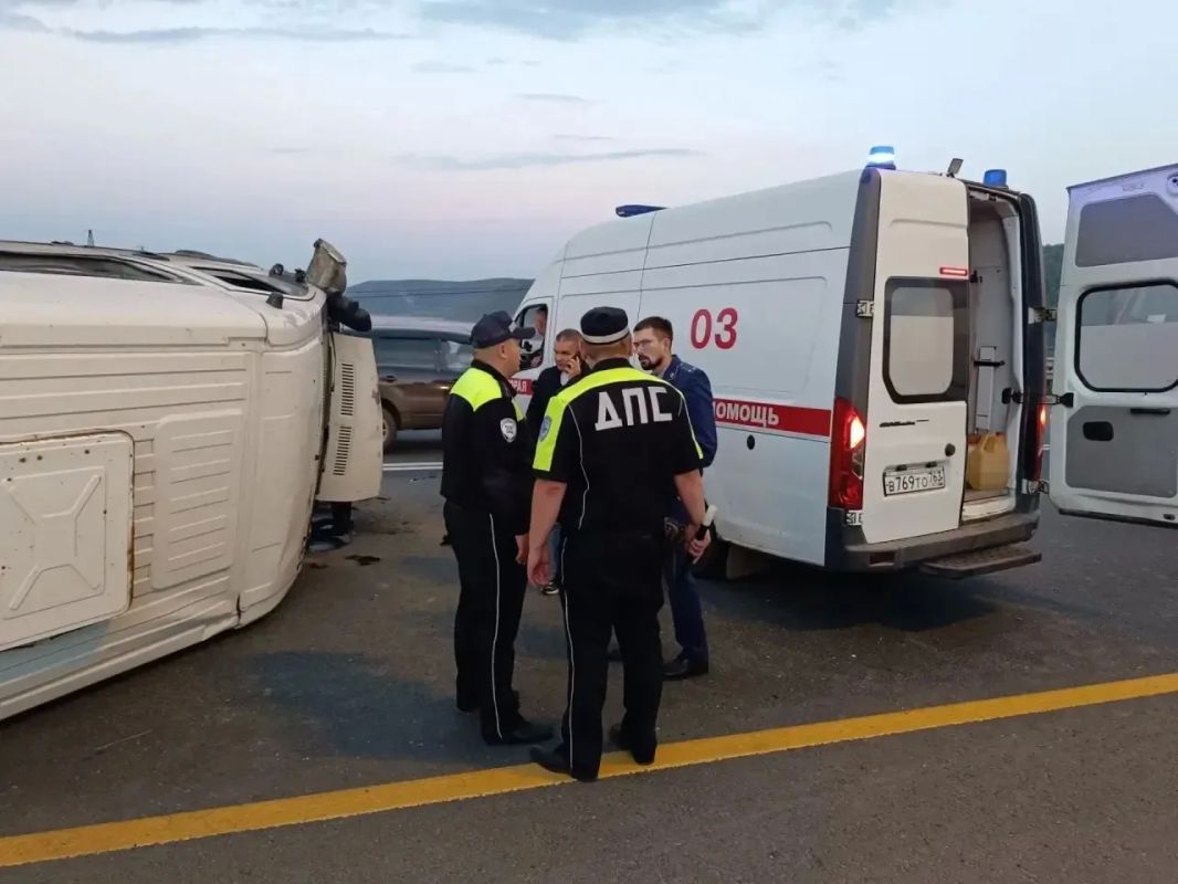 В Самарской области опрокинулся рейсовый автобус с пассажирами В Самарской области опрокинулся рейсовый автобус с пассажирами