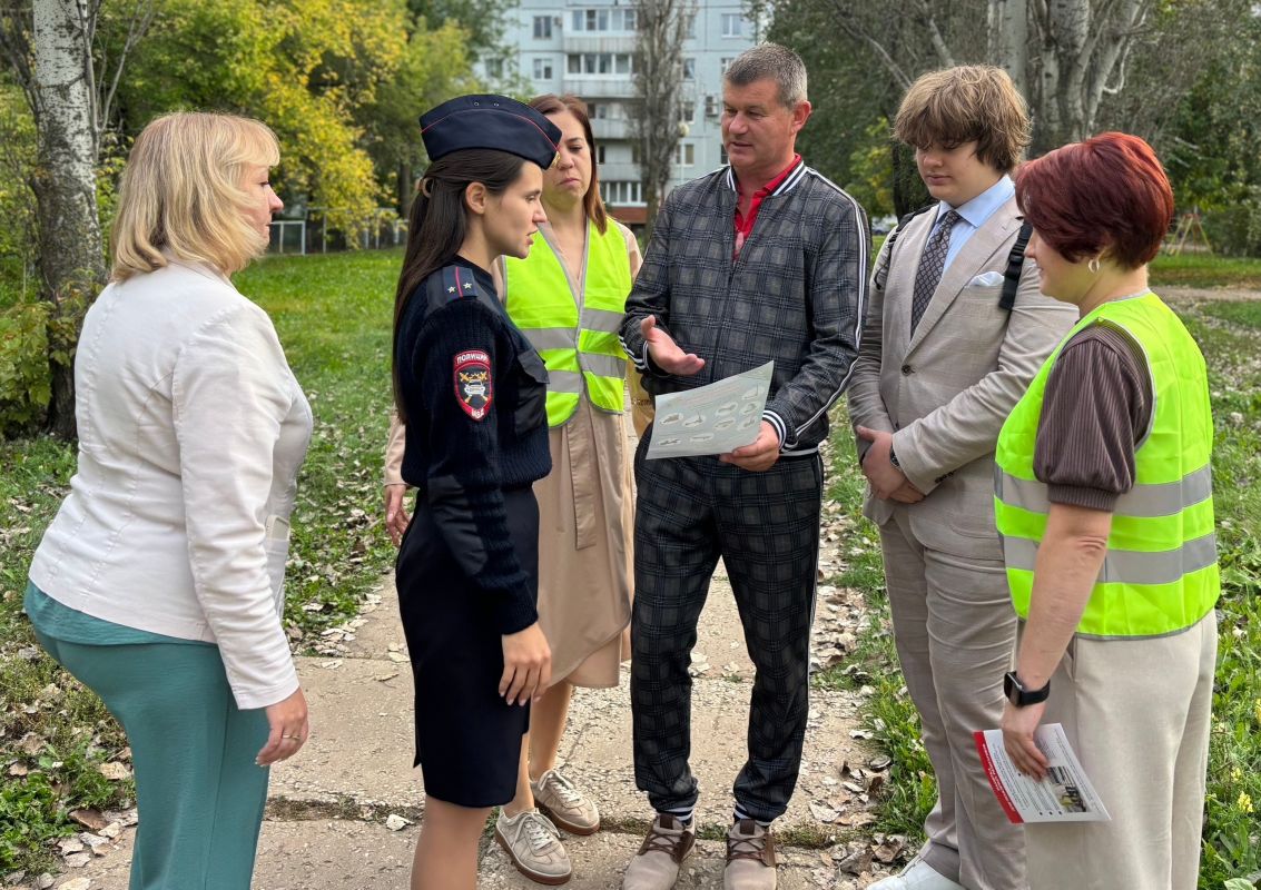 Сегодня в Единый день безопасности сотрудники #ГосавтоинспекцииТольятти усиливают меры безопасности для детей на дорогах! С наступлением осеннего периода, когда активизируется движение юных пешеходов и велосипедистов... Сегодня в Единый день безопасности сотрудники #ГосавтоинспекцииТольятти усиливают меры безопасности для детей на дорогах! С наступлением осеннего периода, когда активизируется движение юных пешеходов и велосипедистов...