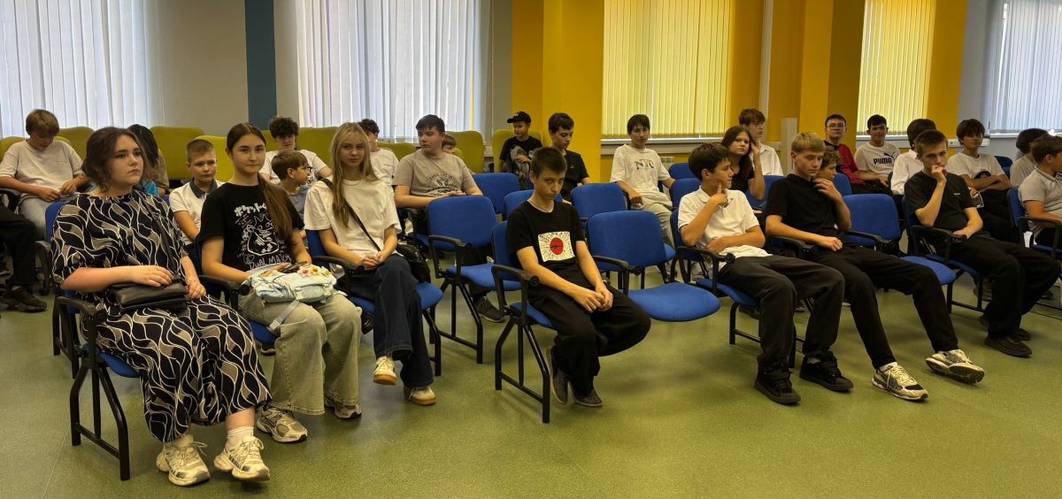 Сотрудники #ГосавтоинспекцииТольятти провели профилактическую беседу о соблюдении ПДД с детьми, посещающими детский технопарк «Кванториум» Сотрудники #ГосавтоинспекцииТольятти провели профилактическую беседу о соблюдении ПДД с детьми, посещающими детский технопарк «Кванториум»