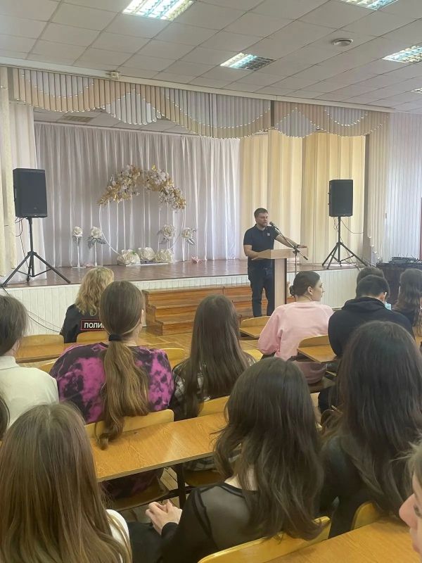 В Тольятти школьникам провели уроки по защите от онлайнмошенничества В Тольятти школьникам провели уроки по защите от онлайнмошенничества