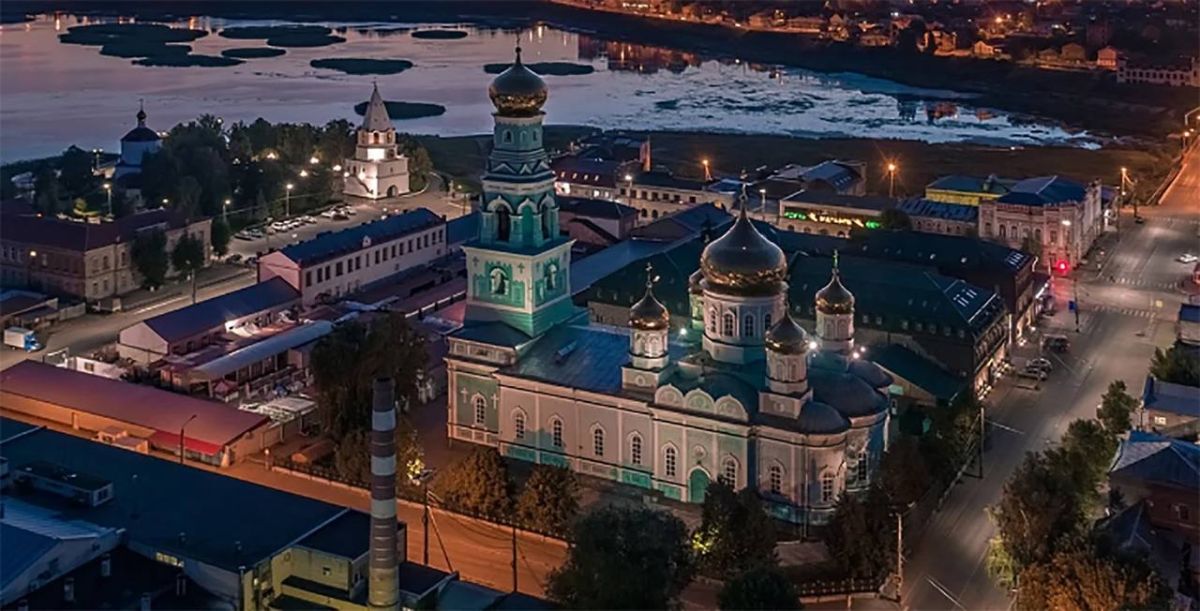 В Сызрани полиция нашла подростков, испортивших городское имущество на набережной