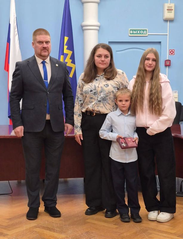 Со скорбью и гордостью за ратный подвиг Со скорбью и гордостью за ратный подвиг