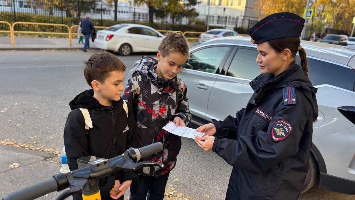 Сотрудники #ГосавтоинспекцииТольятти усиливают меры безопасности для детей на дорогах! В связи с участившимися дорожно транспортными происшествиями с участием несовершеннолетних, дорожные полицейские проводят... Сотрудники #ГосавтоинспекцииТольятти усиливают меры безопасности для детей на дорогах! В связи с участившимися дорожно транспортными происшествиями с участием несовершеннолетних, дорожные полицейские проводят...