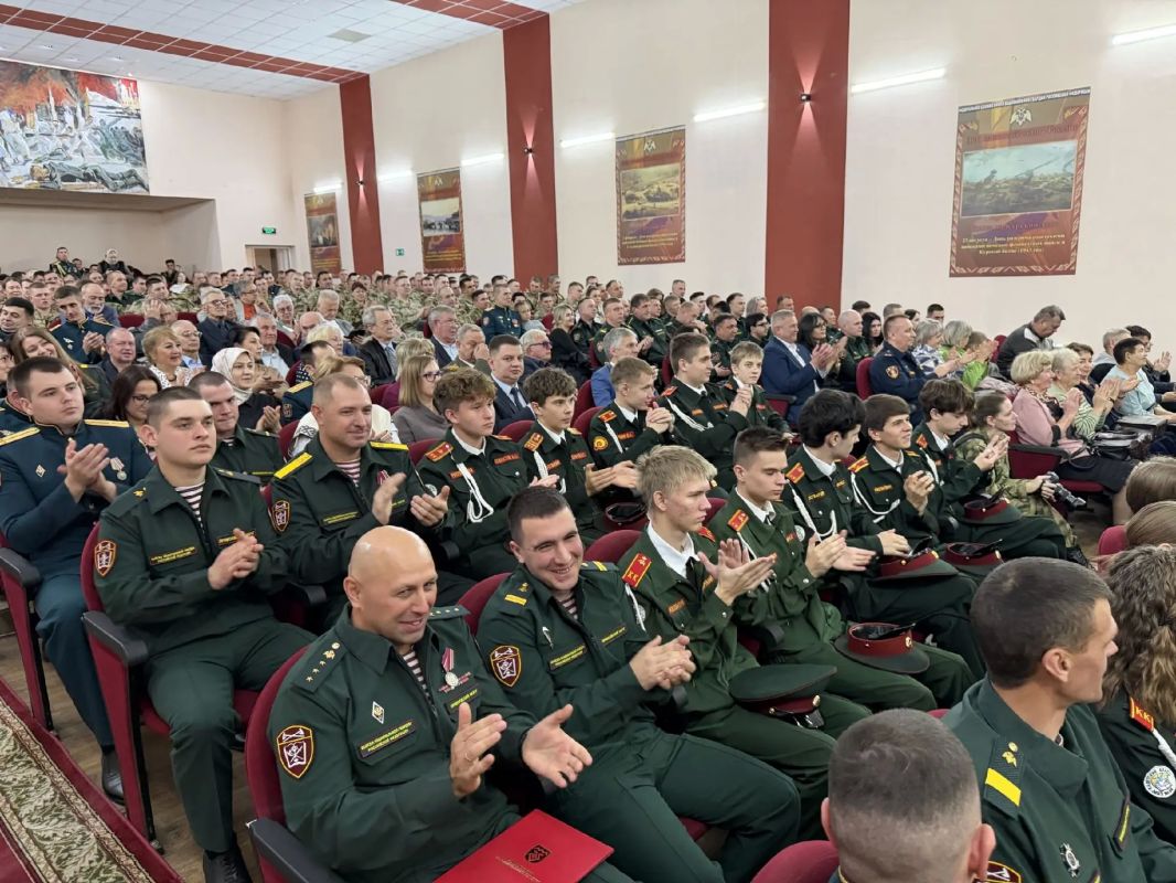 «Там, где нужна надежная опора и готовность стоять до конца – там мы!» «Там, где нужна надежная опора и готовность стоять до конца – там мы!»