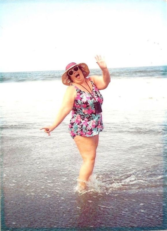 Купальники для женщин за 50: Как избежать распространенных ошибок и выглядеть стильно