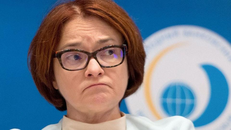 Банк России ограничит количество карт: новая мера борьбы с мошенничеством