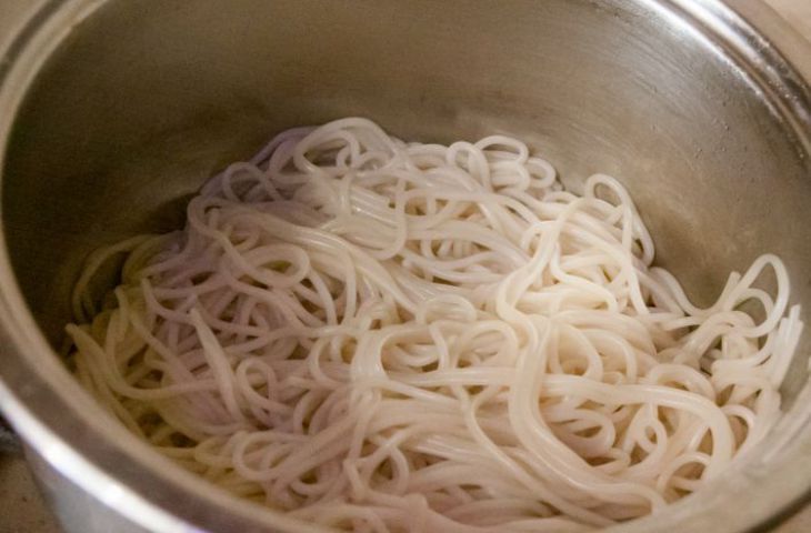 Дополните макароны этим продуктом и блюдо заиграет по-новому: оригинальные идеи для ужина