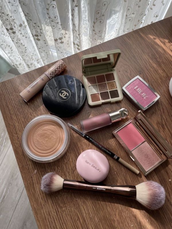 Секреты красоты: пять бюджетных средств, которые заменят люксовые аналоги