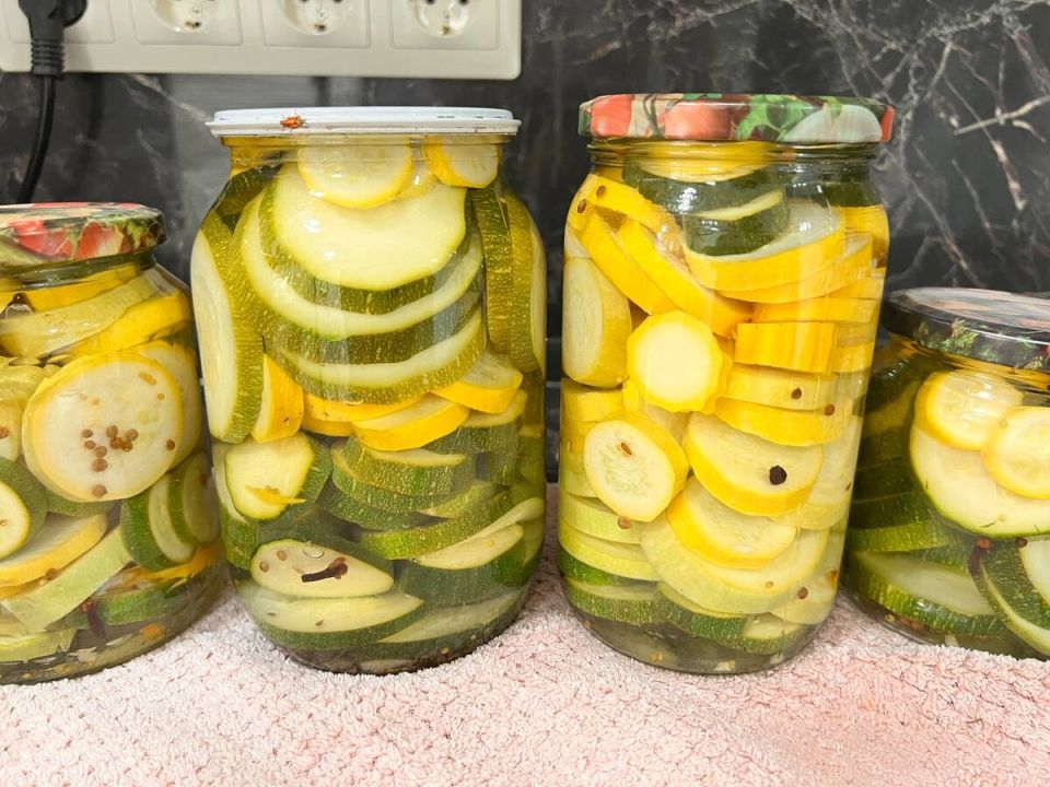 Хрустящие кабачки на зиму: быстрый проверенный рецепт