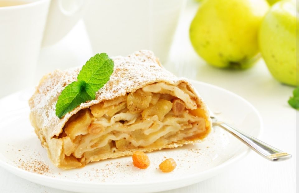 Как приготовить идеальный яблочный штрудель дома