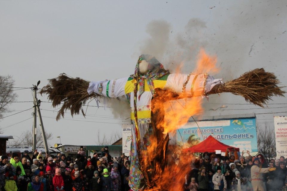 Как хабаровчане встретили весну: масленичные гулянья в краевом центре